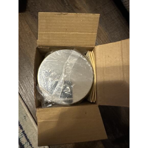 The Pampered Chef Scalloped Bread Tube #1565 New in Box Tube Sealed - Picture 2 of 2